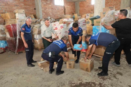 Mersin’de 5 kamyon dolusu son kullanma tarihi geçmiş şekerleme ele geçirildi
