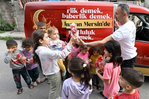 Mersin’de 60 bin çocuğa bayram hediyesi olarak ’suluk ve şeker’ dağıtıldı
