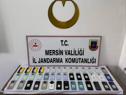 Mersin&rsquo;de 800 bin liralık g&uuml;mr&uuml;k ka&ccedil;ağı telefon ele ge&ccedil;irildi
