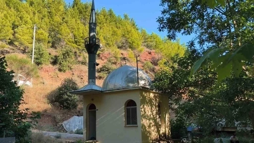 Mersin&rsquo;de 9 metrekarelik cami dikkat &ccedil;ekiyor
