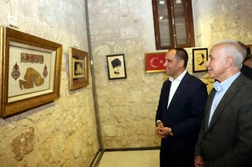Mersin’de 90 eserlik ’Geleneksel Türk İslam Sanatı Eserleri Sergisi’ sanatseverlerin beğenisine sunuldu
