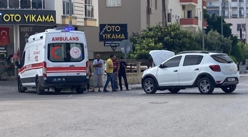 Mersin&rsquo;de ara&ccedil;ların karıştığı kazada 2 yaralı
