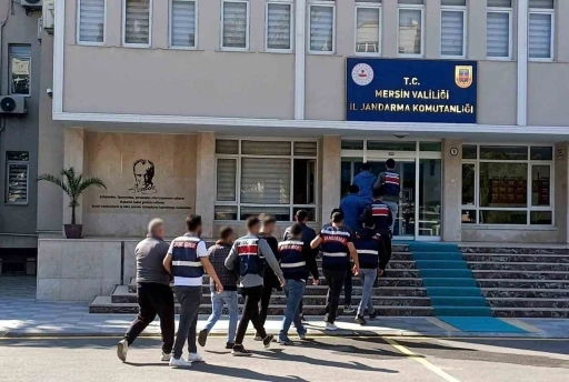 Mersin’de aranan 26 şahıs jandarma ekiplerince yakalandı

