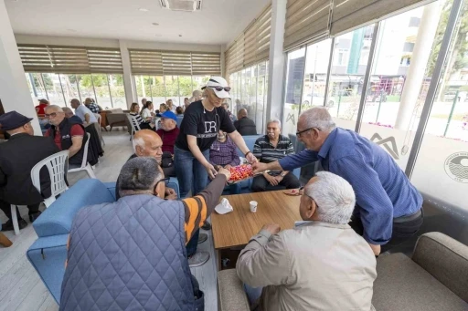 Mersin’de Emekli Evi üyeleri bayramlaştı

