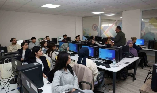 Mersin&rsquo;de gen&ccedil;ler eğitimden istihdama doğrudan y&ouml;nlendirilecek
