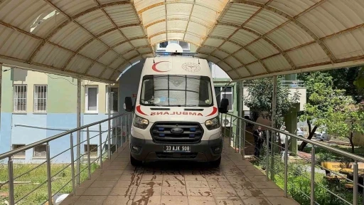 Mersin&rsquo;de hastaneye kaldırılan aileden acı haber: 2 &ccedil;ocuk kurtarılamadı

