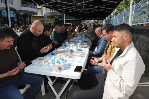 Mersin&rsquo;de hayatını kaybeden itfaiyeci &Ccedil;elikkaya yıl d&ouml;n&uuml;m&uuml;nde anıldı
