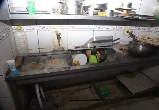 Mersin&rsquo;de hijyen kurallarına uymayan fırına 6 bin 400 lira ceza
