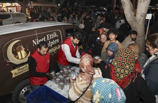Mersin&rsquo;de Kadir Gecesinde 10 bin kişilik lokma ikramı

