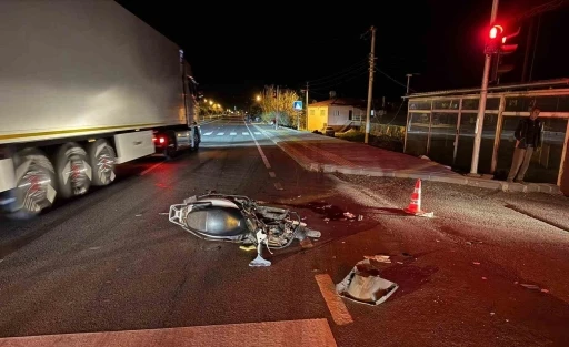 Mersin&rsquo;de kamyonet ile motosiklet &ccedil;arpıştı: 1 &ouml;l&uuml;
