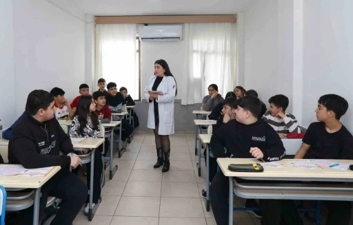 Mersin&rsquo;de &ouml;ğrencilere &uuml;cretsiz kurs ve 76 deneme desteği
