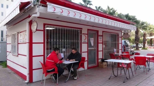 Mersin&rsquo;de Ramazan&rsquo;da kan bağışı d&uuml;şt&uuml;
