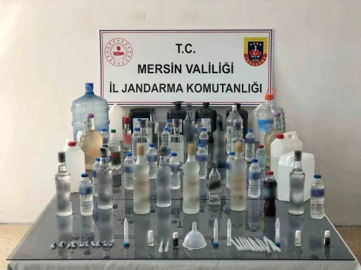 Mersin’de sahte içki üretimi yapan 2 şüpheli yakalandı
