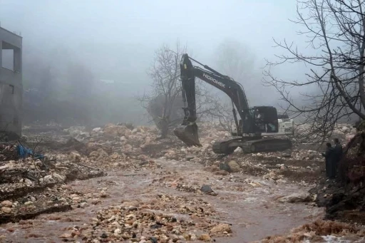Mersin&rsquo;de selin vurduğu kırsal mahallelerde yaralar sarılıyor

