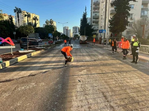 Mersin&rsquo;de selin zarar verdiği k&ouml;pr&uuml;de tahkimat &ccedil;alışması tamamlandı
