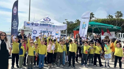 Mersin&rsquo;de SİBERAY ile binlerce kişiye g&uuml;venli internet eğitimi
