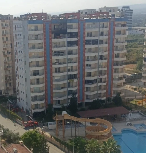 Mersin’de tatil sitesinde yangın
