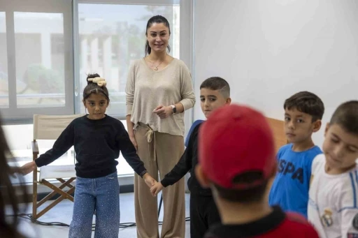 Mersin’de ücretsiz tiyatro kursuna yoğun ilgi
