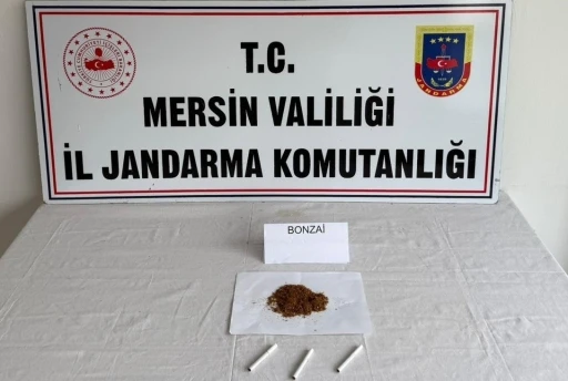 Mersin&rsquo;de uyuşturucu operasyonu: 4 ş&uuml;pheli yalandı
