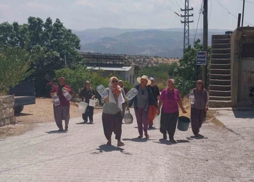 Mersin Mut’un kırsal mahalleleri su sorununa çözüm istedi
