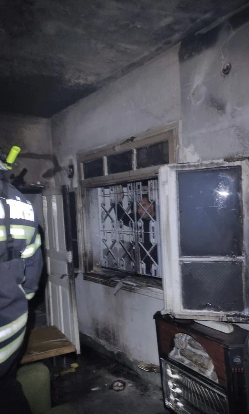 Mersin Tarsus’ta ev yangını
