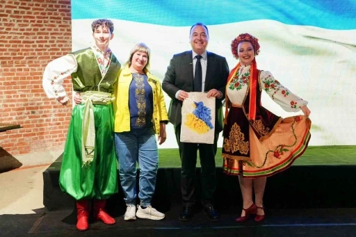 Mesir Festivali&rsquo;nde d&uuml;nya k&uuml;lt&uuml;rleri Manisa&rsquo;da buluştu

