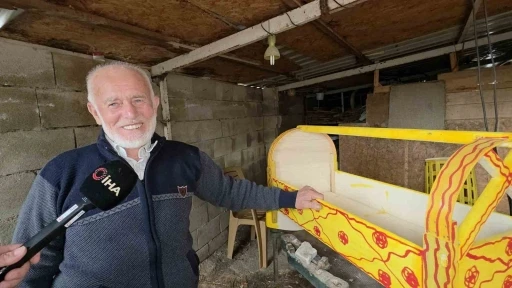 Mesleğine &ouml;mr&uuml;n&uuml; adayan tahta beşik ustası, sanatını yaşatacak &ccedil;ırak bulamadı
