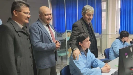 Mesleki eğitimin g&uuml;&ccedil;lendirilmesi i&ccedil;in saha &ccedil;alışmaları s&uuml;r&uuml;yor
