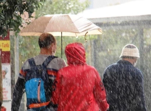 Meteoroloji&rsquo;den Aydın&rsquo;da g&ouml;k g&uuml;r&uuml;lt&uuml;l&uuml; sağanak uyarısı
