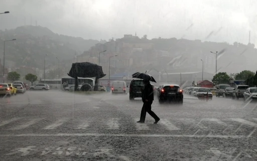Meteoroloji&rsquo;den &ccedil;ığ ve kuvvetli r&uuml;zgar uyarısı
