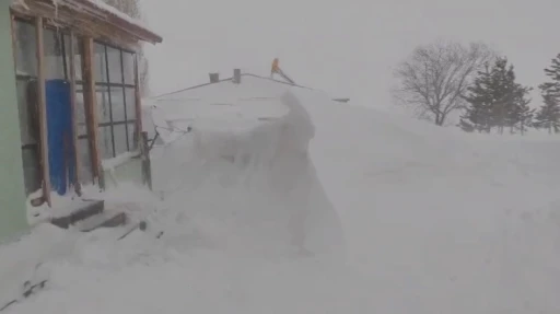 Meteoroloji&rsquo;nin uyardığı kentte tipi etkili oldu, kar kalınlığı yer yer 3 metreyi buldu
