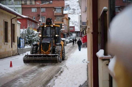 Meteoroloji uyardı: Bayburt ve çevre illerde kuvvetli kar yağışı bekleniyor
