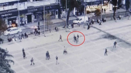 Meydanda uçan tekmeli kavga
