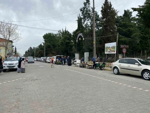 Mezarlıkta silahlı saldırı: 4 yaralı

