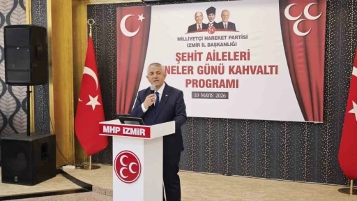 MHP İzmir İl Başkanlığı&rsquo;ndan anlamlı Anneler G&uuml;n&uuml; kutlaması
