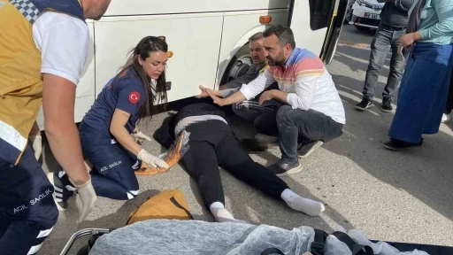 Midibüs altında zamanla yarış kamerada

