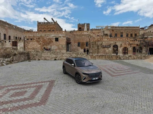 Midyat&rsquo;ın katori taşı sarısı Togg&rsquo;a &ouml;nerildi

