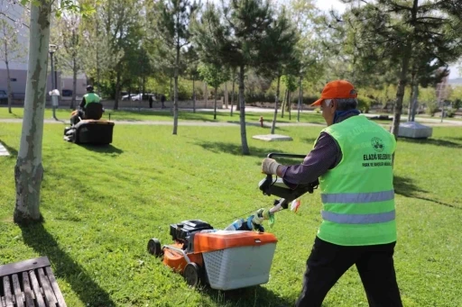 Millet Bah&ccedil;esi&rsquo;nde bakım ve onarım &ccedil;alışmaları s&uuml;r&uuml;yor

