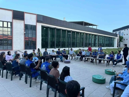 Milletvekili Bozgeyik üniversiteli gençlerle buluştu

