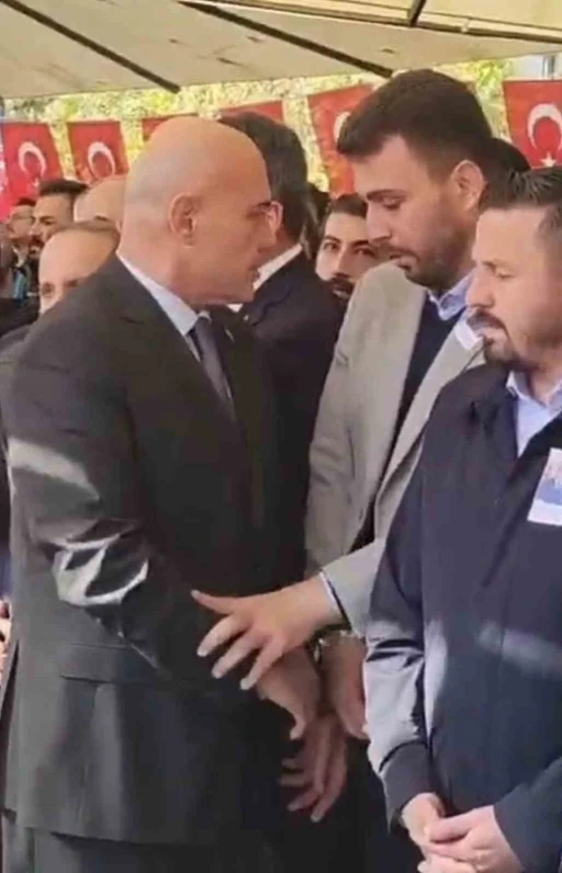 Milletvekili Çömez en ön safı istedi ama olmadı
