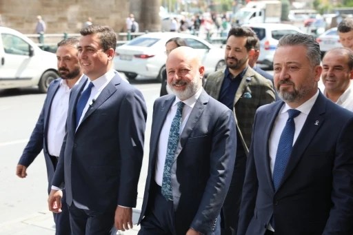 Milletvekili Gökçek’ten Başkan Çolakbayrakdar’a övgü ve teşekkür
