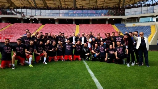 Milletvekili Hatipoğlu: &quot;Tarih yazdınız, Eskişehirspor’um!&quot;
