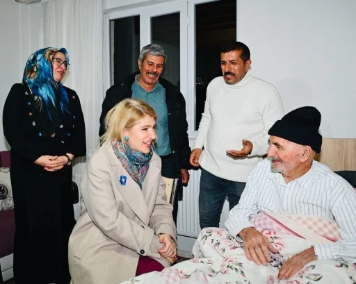 Milletvekili &Ouml;lmeztoprak, esnaf ve vatandaşlarla bir araya geldi
