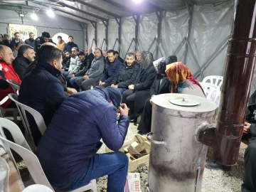 Milletvekili &Ouml;lmeztoprak&rsquo;tan şehit ailesine ziyaret
