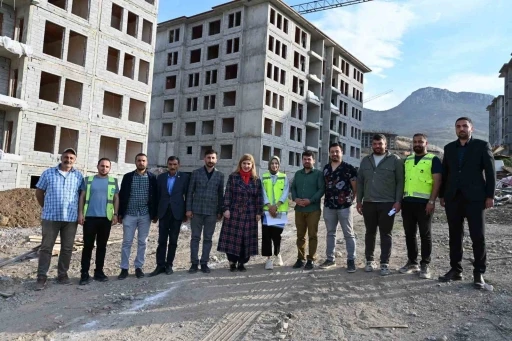 Milletvekili Ölmeztoprak, TOKİ konutlarını inceledi
