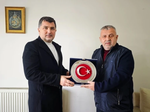 Milletvekili &Ouml;zt&uuml;rk, Hizmet-İş Sendikası y&ouml;neticilerini ağırladı

