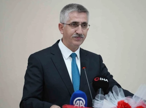 Milli Eğitim Bakan Yardımcısı’ndan öğretmenlere &quot;yabancı dil&quot; uyarısı: &quot;Sınıfa adımını atar atmaz, öğrettiği dili konuşmalı&quot;
