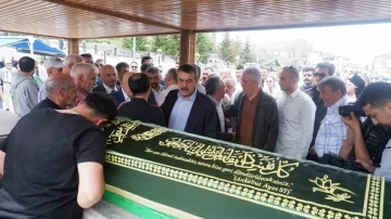 Milli Eğitim Bakanı Tekin, Erzurum’da emekli öğretmenin cenaze törenine katıldı
