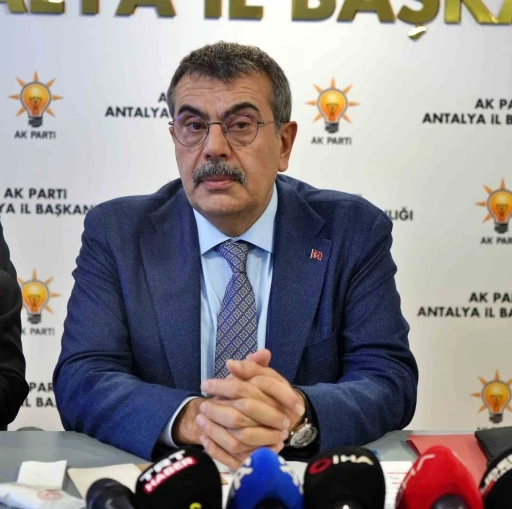 Milli Eğitim Bakanı Tekin: "Bug&uuml;n, 1994&rsquo;teki İSKİ skandalının daha b&uuml;y&uuml;ğ&uuml;ne şahit oluyoruz"
