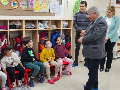 Milli Eğitim M&uuml;d&uuml;r&uuml; Anaokulunda minik &ouml;ğrencilerle buluştu
